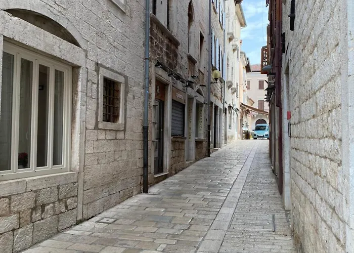 Cardo Apartments